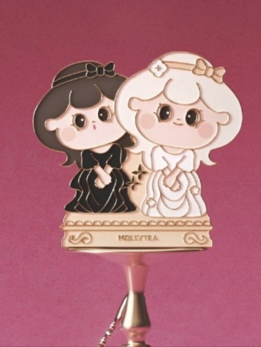 Molly Tea Zodiac Magnet Pin -Gemini